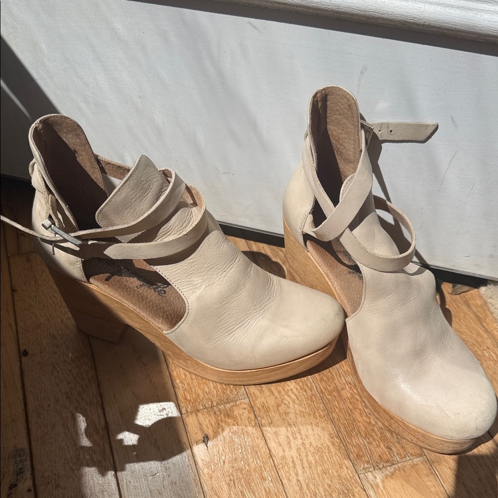 Free People Cream Leather Platform Block Heel Sandals with Wrap Strap